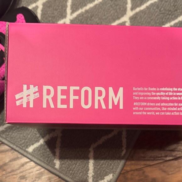 Puma mens Black and Pink Sneakers - Picture 13 of 13